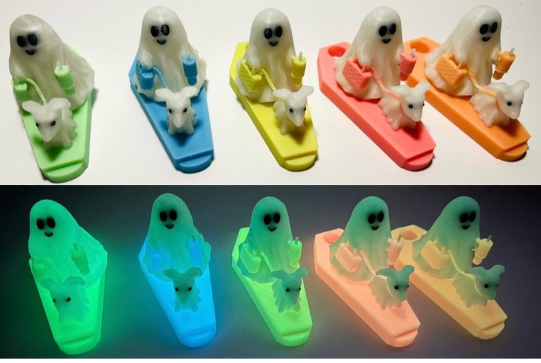 Cute Glow-in-the-dark ghost walking dog lid topper for 30/40oz Stanley! Charged by light, spooky-cute, and perfect for Halloween