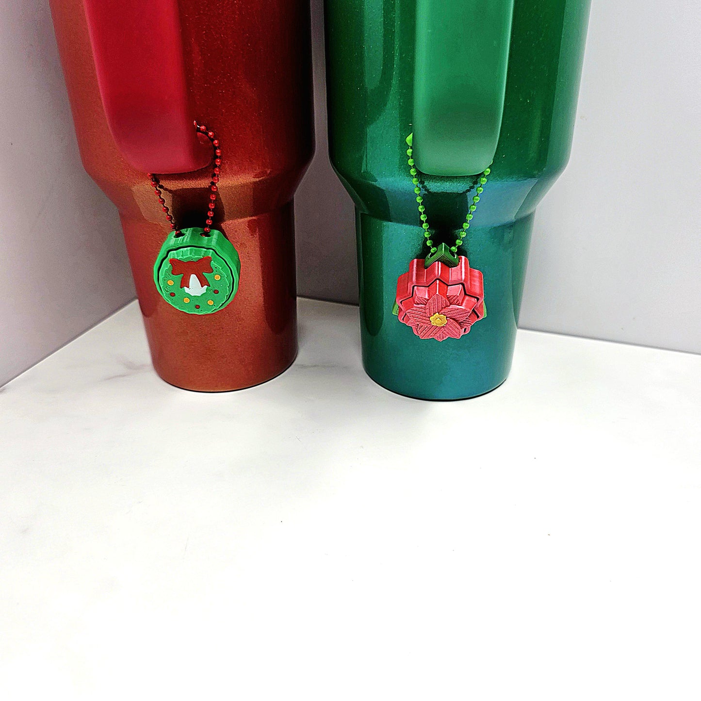 3D Printed Poinsettia & Christmas Wreath Fidget Clicker Keychains | Holiday Stress Relief Toys for Keys, Bags and Stockings