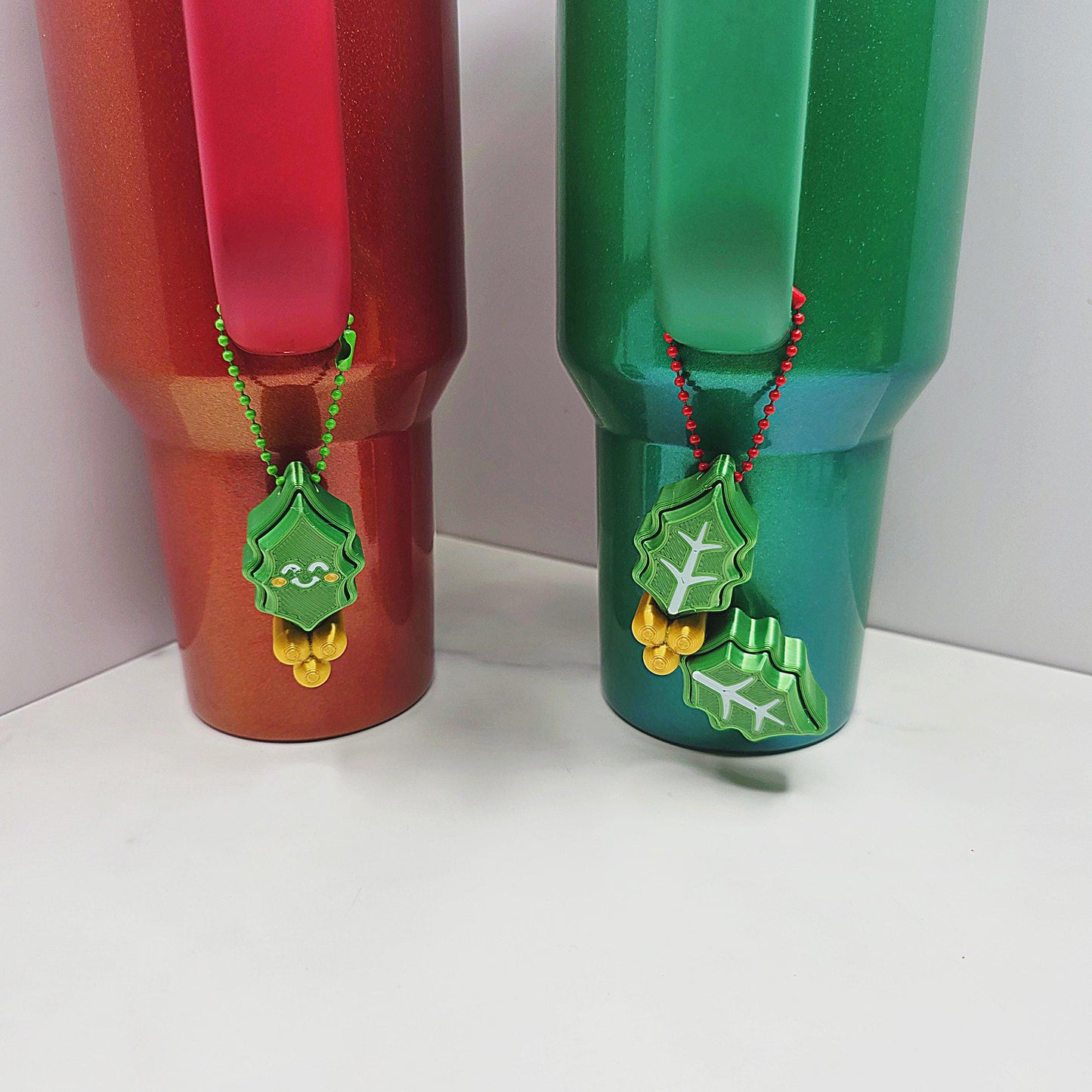 3D Printed Mistletoe Fidget Clicker Keychains | Holiday Stress Relief Toy with Kiss Me, Happy & Blushing Face Plates